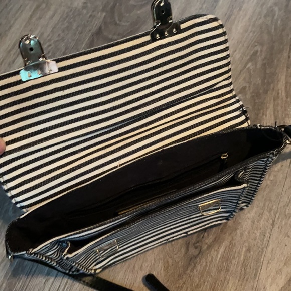 🦋4/$25 Cute Crossbody Purse - Picture 7 of 13